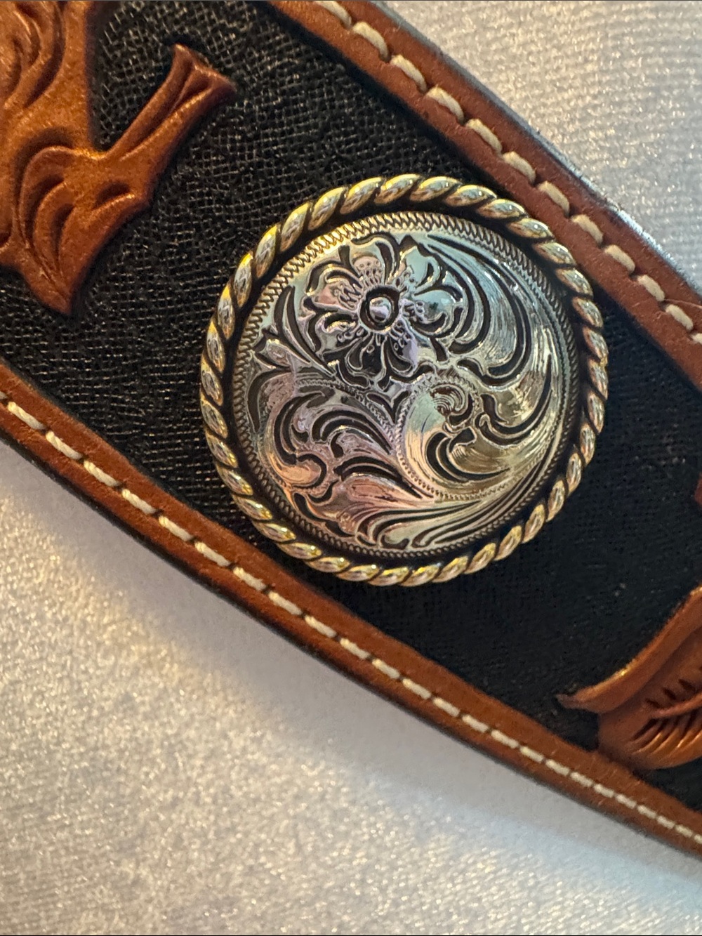 Is your name EVELYN? youβre in luck! Rare Custom Hand Tooled leather belt silver - Picture 4 of 7